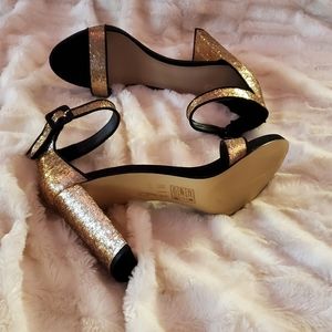 Gold 5in block heel sandal New